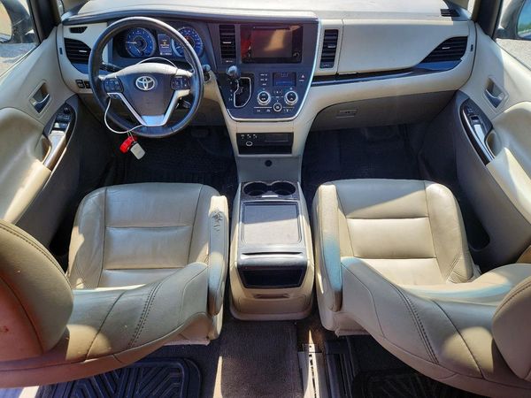 2015 TOYOTA SIENNA