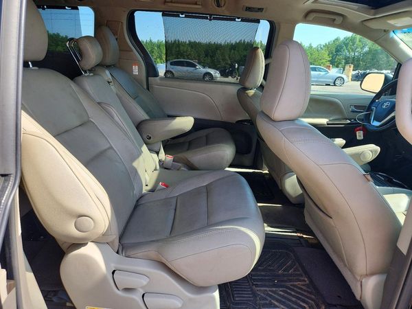 2015 TOYOTA SIENNA