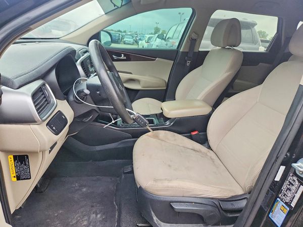 2017 KIA SORENTO L, LX — DENT