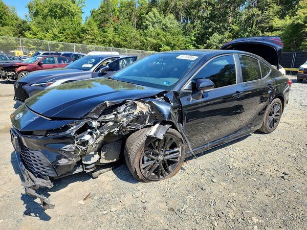 2025 TOYOTA CAMRY — Front 3/4