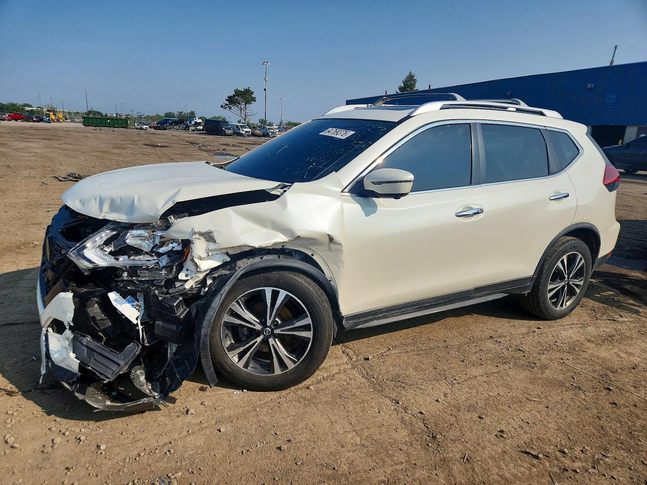 2019 NISSAN ROGUE — Front 3/4
