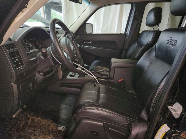 2012 JEEP LIBERTY Sport — DENT