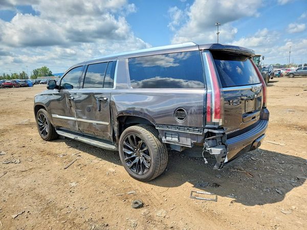 2017 CADILLAC ESCALADE ESV Luxury