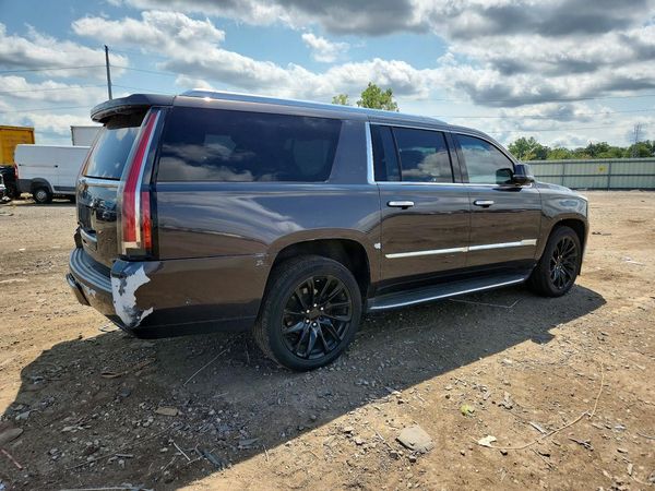 2017 CADILLAC ESCALADE ESV Luxury