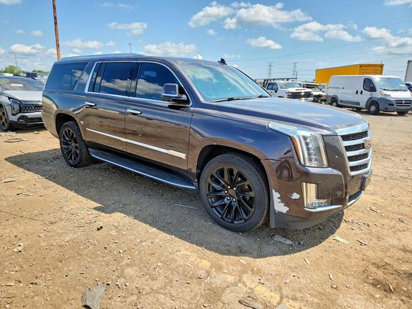 2017 CADILLAC ESCALADE ESV Luxury