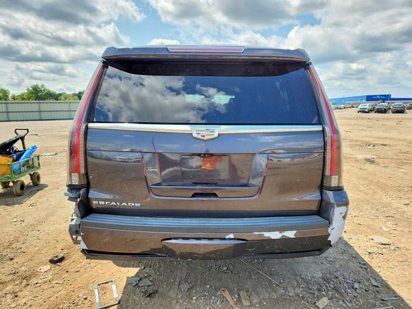 2017 CADILLAC ESCALADE ESV Luxury