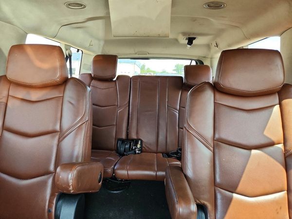 2017 CADILLAC ESCALADE ESV Luxury