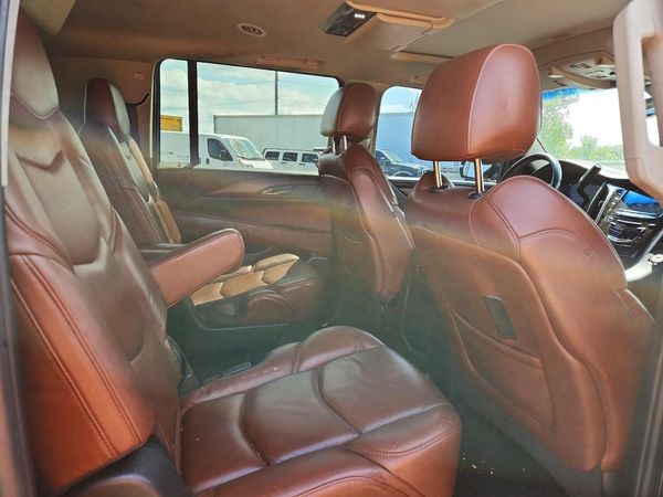 2017 CADILLAC ESCALADE ESV Luxury