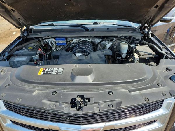 2017 CADILLAC ESCALADE ESV Luxury