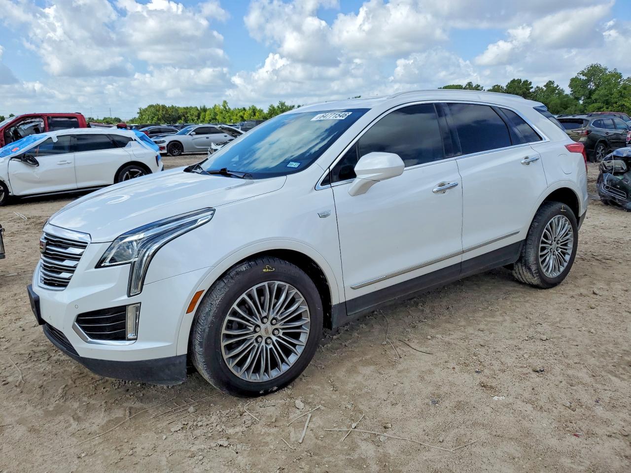 2017 CADILLAC XT5