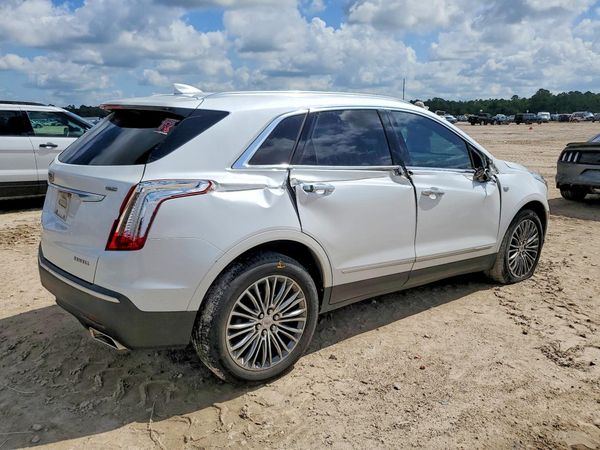 2017 CADILLAC XT5