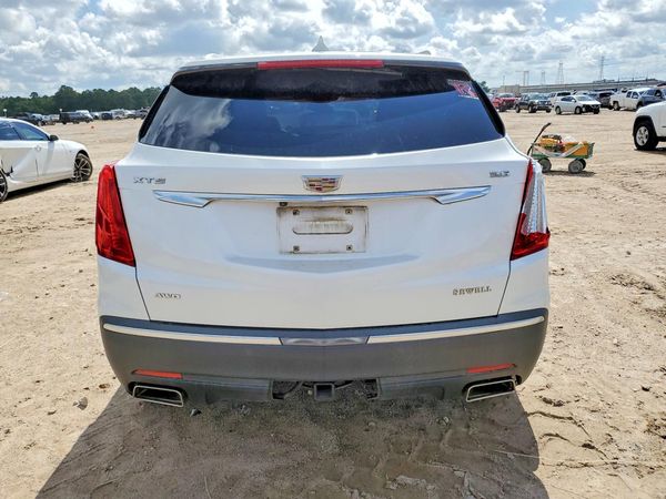 2017 CADILLAC XT5