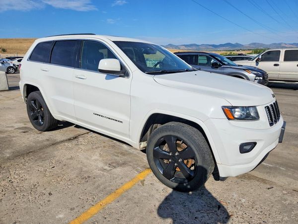 2015 JEEP GRAND CHEROKEE LAREDO 4X4