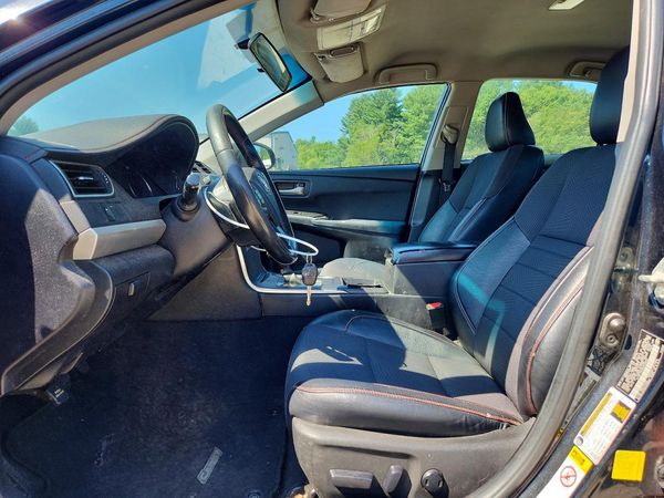 2016 TOYOTA CAMRY