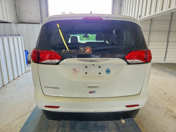 2020 CHRYSLER VOYAGER LXI