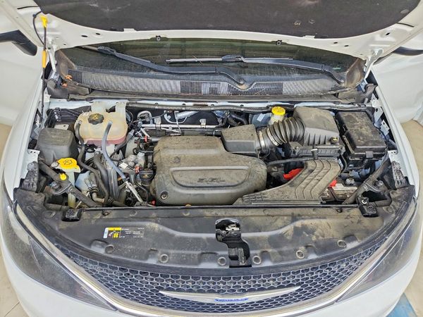2020 CHRYSLER VOYAGER LXI