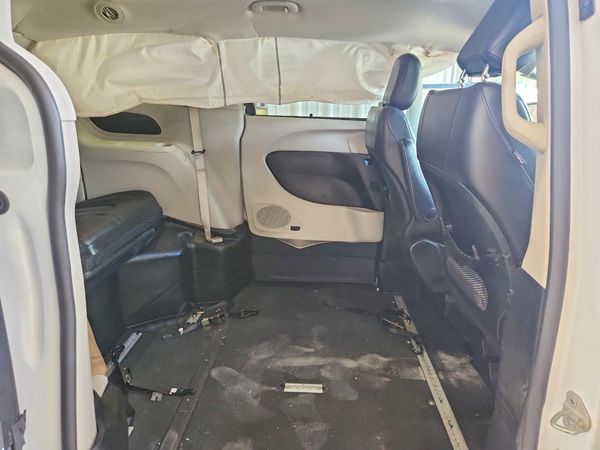 2020 CHRYSLER VOYAGER LXI