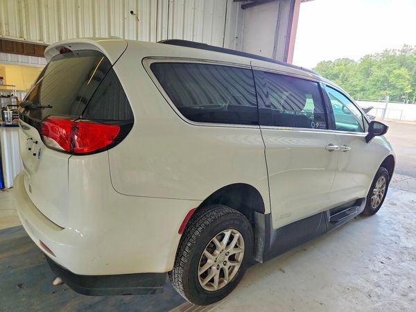 2020 CHRYSLER VOYAGER LXI