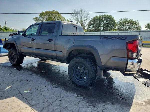 2018 TOYOTA TACOMA