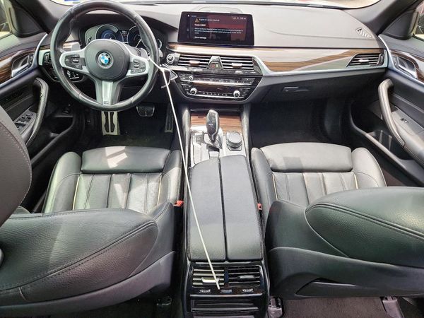 2018 BMW 530E
