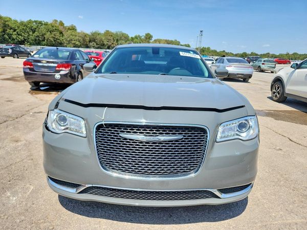 2017 CHRYSLER 300 Limited