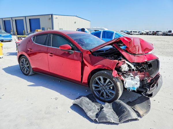 2026 MAZDA 3 Preferred — Passenger 3/4