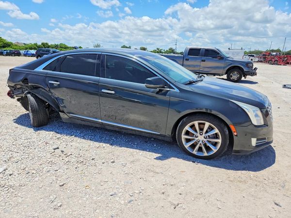 2014 CADILLAC XTS Luxury