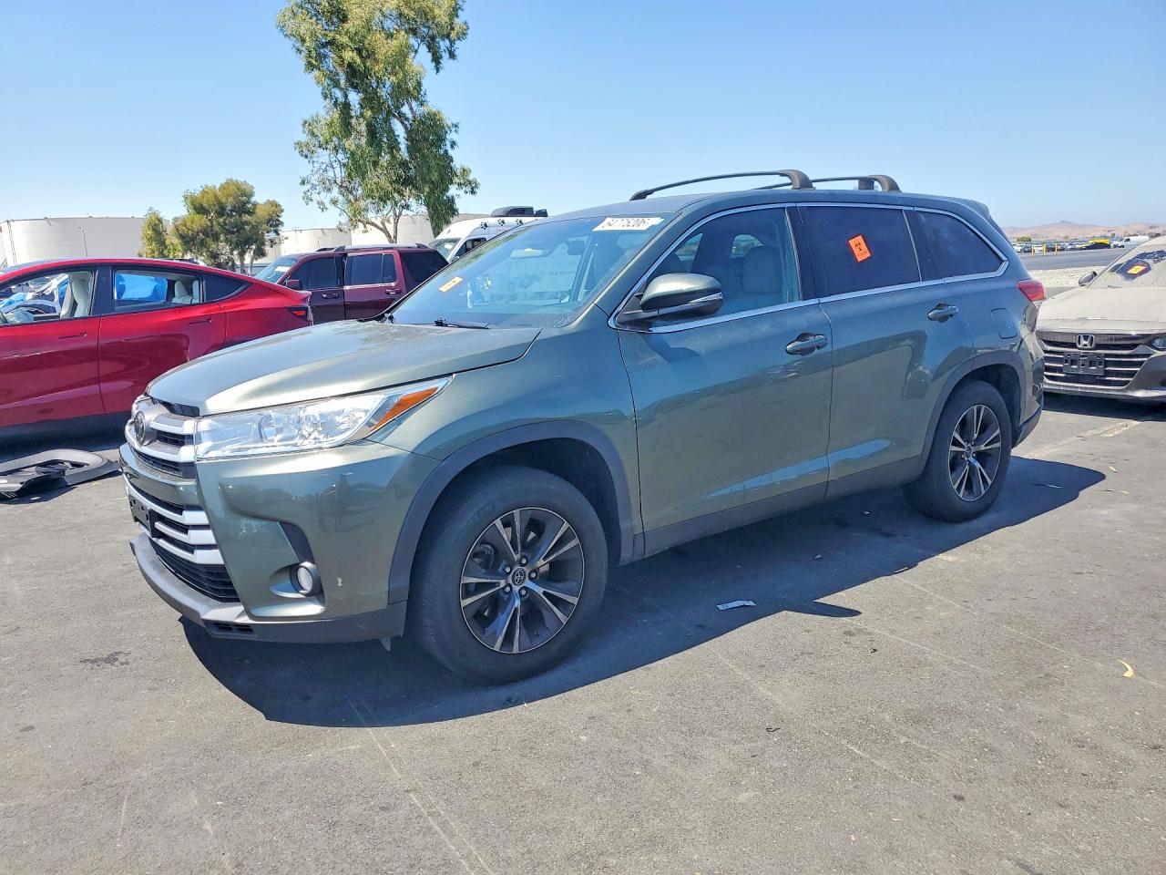 2019 TOYOTA HIGHLANDER LE/LE Plus