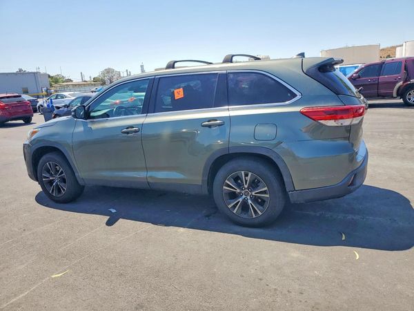 2019 TOYOTA HIGHLANDER LE/LE Plus