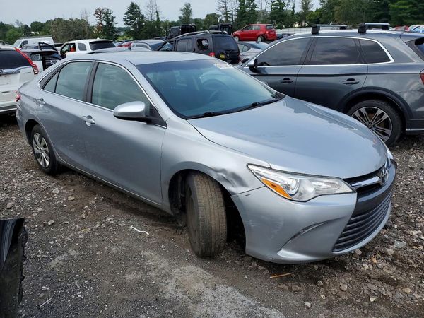 2017 TOYOTA CAMRY LE/SE/XLE/XSE — Passenger 3/4