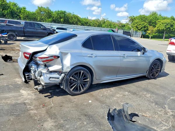 2019 TOYOTA CAMRY XSE
