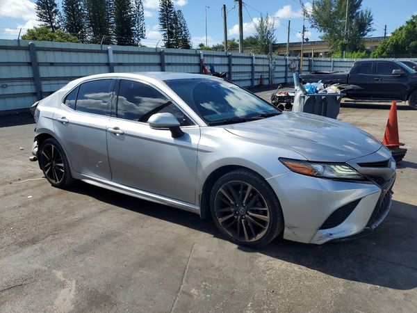 2019 TOYOTA CAMRY XSE
