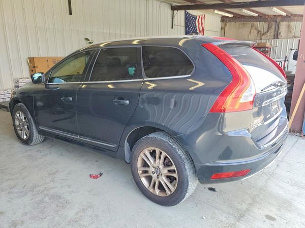 2015 VOLVO XC60 Premier (non R design)