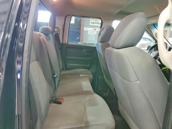 2014 RAM 1500 ST QUAD CAB 4X4