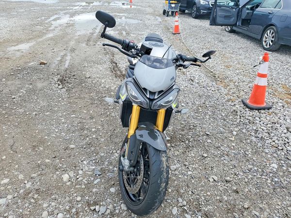 2022 TRIUMPH MOTORCYCLE SPEEDTRIPL