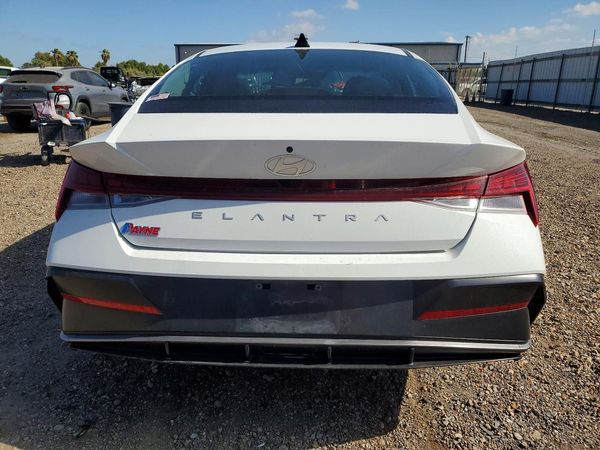2024 HYUNDAI ELANTRA SEL w/ Convenience Pkg