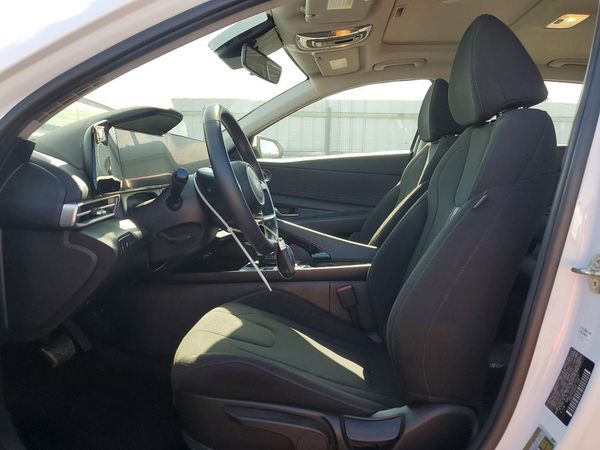 2024 HYUNDAI ELANTRA SEL w/ Convenience Pkg