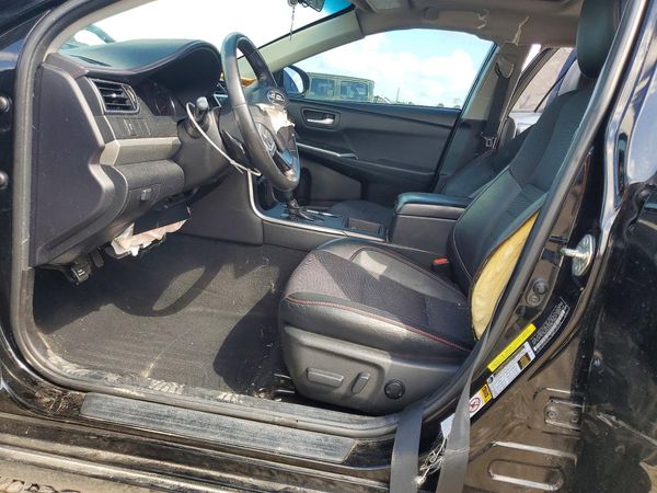 2017 TOYOTA CAMRY