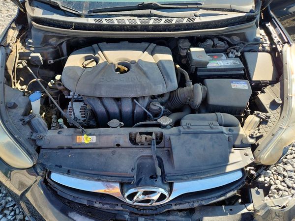 2013 HYUNDAI ELANTRA