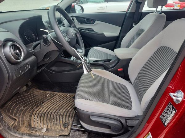 2023 HYUNDAI KONA SE