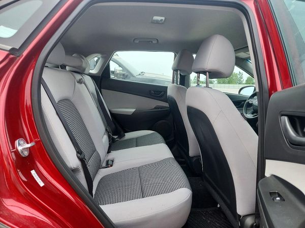 2023 HYUNDAI KONA SE