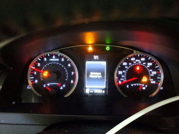 2016 TOYOTA CAMRY