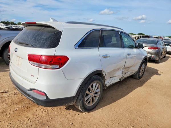 2016 KIA SORENTO L / LX