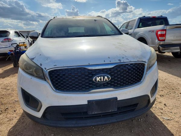 2016 KIA SORENTO L / LX