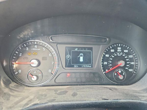 2016 KIA SORENTO L / LX