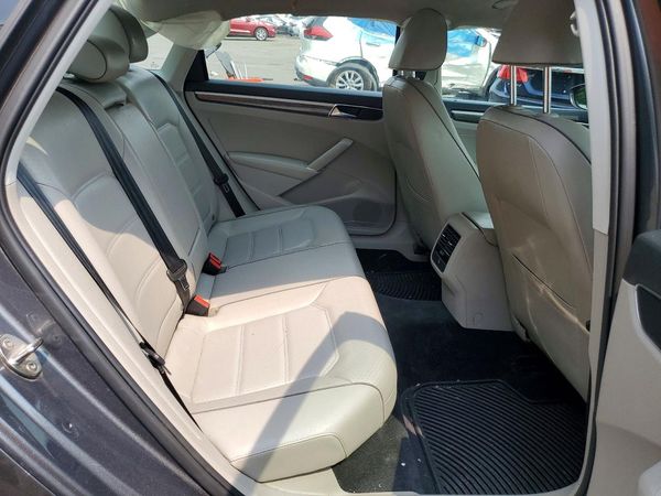 2018 VOLKSWAGEN PASSAT SE, SE w/ Technology