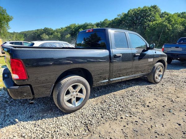 2017 RAM 1500 ST QUAD CAB 4X2