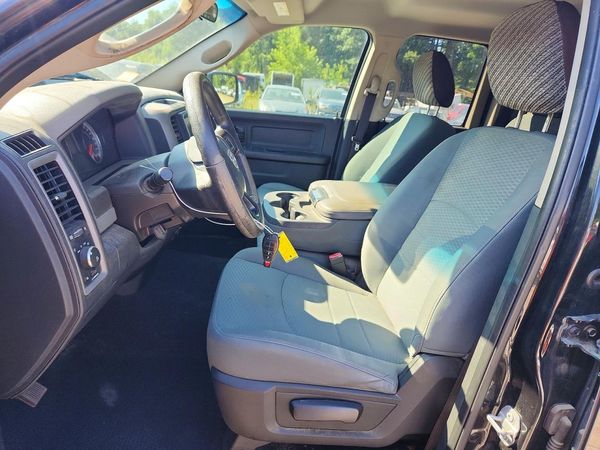 2017 RAM 1500 ST QUAD CAB 4X2