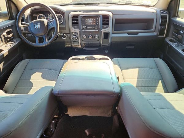 2017 RAM 1500 ST QUAD CAB 4X2