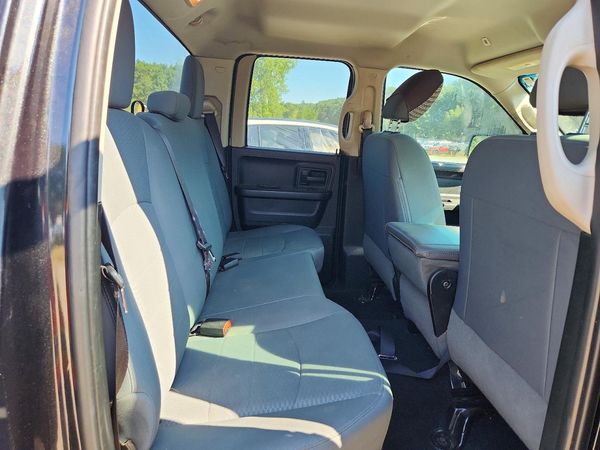 2017 RAM 1500 ST QUAD CAB 4X2